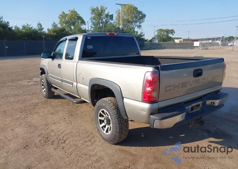 2003 Chevrolet Silverado 2500Hd z USA, uszkodzony, nr VIN 1GCHC29113E232275